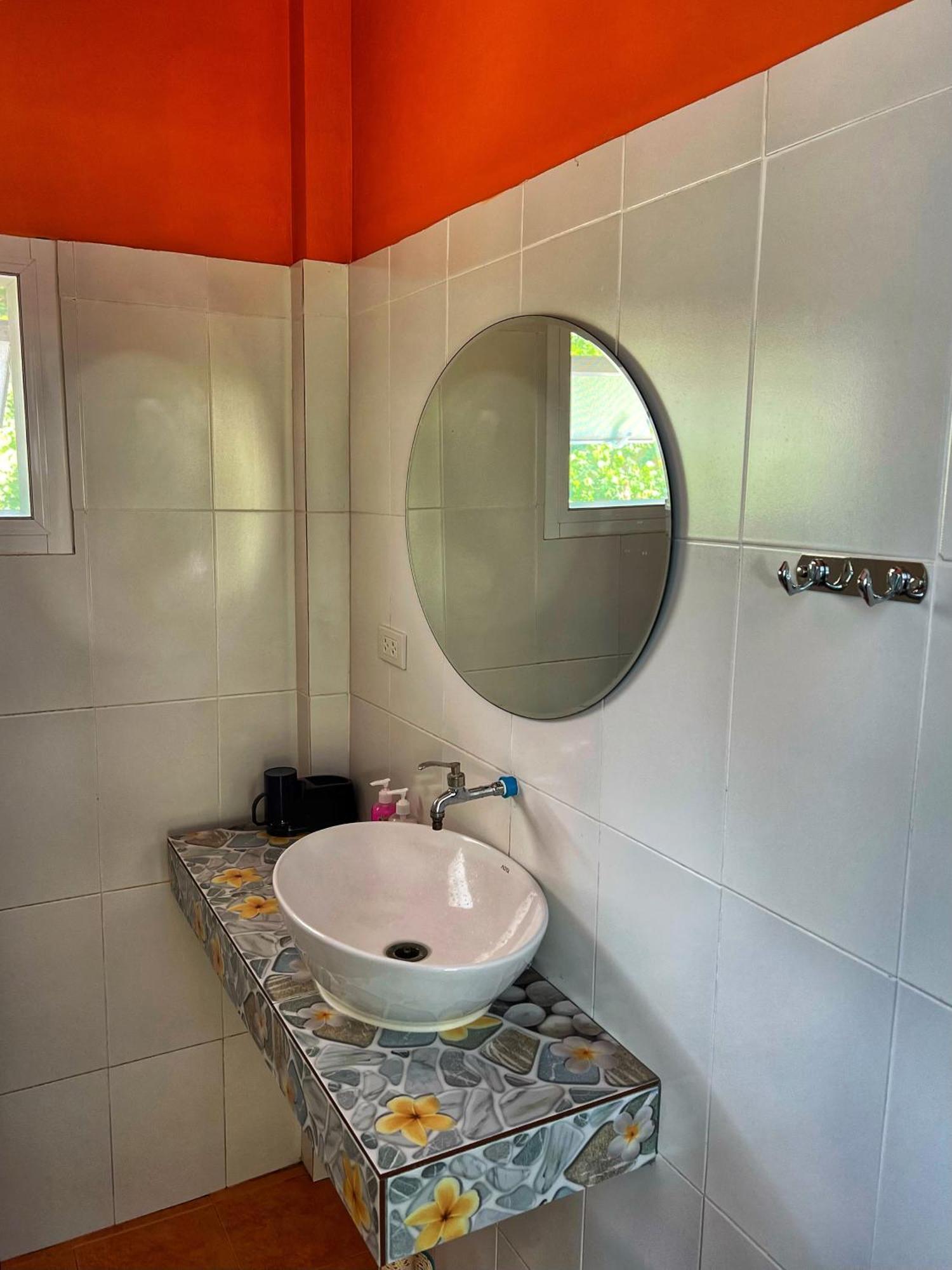 Twocans Resort Kohmak - Sha Мак Номер фото